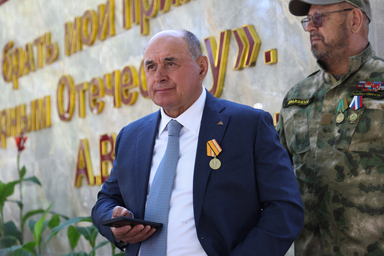    «Иван Егоров без разговора помогает, ребята его благодарят, шлют мне видео».   
Фото: «БИЗНЕС Online»