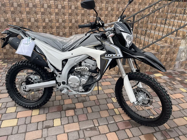 Мотоцикл с мотором Лонкин.