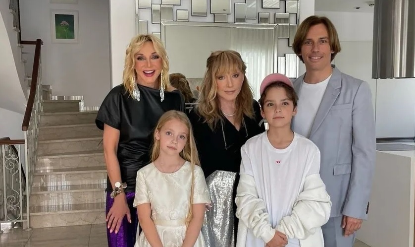   Бандерша всея российского шоубиза с мужем-иноагентом и детьми в США в гостях у Орбакайте. Фото: соцсети