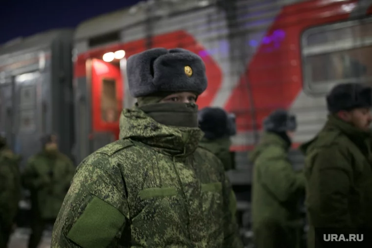 Военнослужащие смогут заранее заявить об отказе от выходных в пользу выплат
Фото: Денис Моргунов © URA.RU