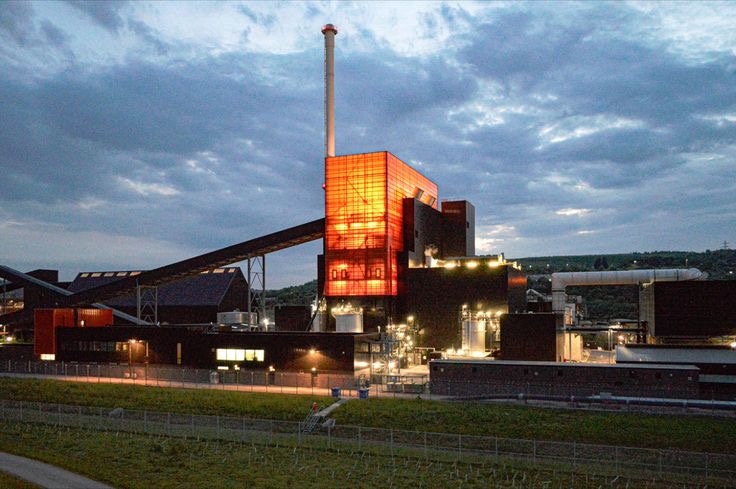 Просто красивая картинка из Пинтерест: на крахмальный завод, кстати, не особо похоже. Нет силосов, да и вообще не похоже на завод, но красиво😂