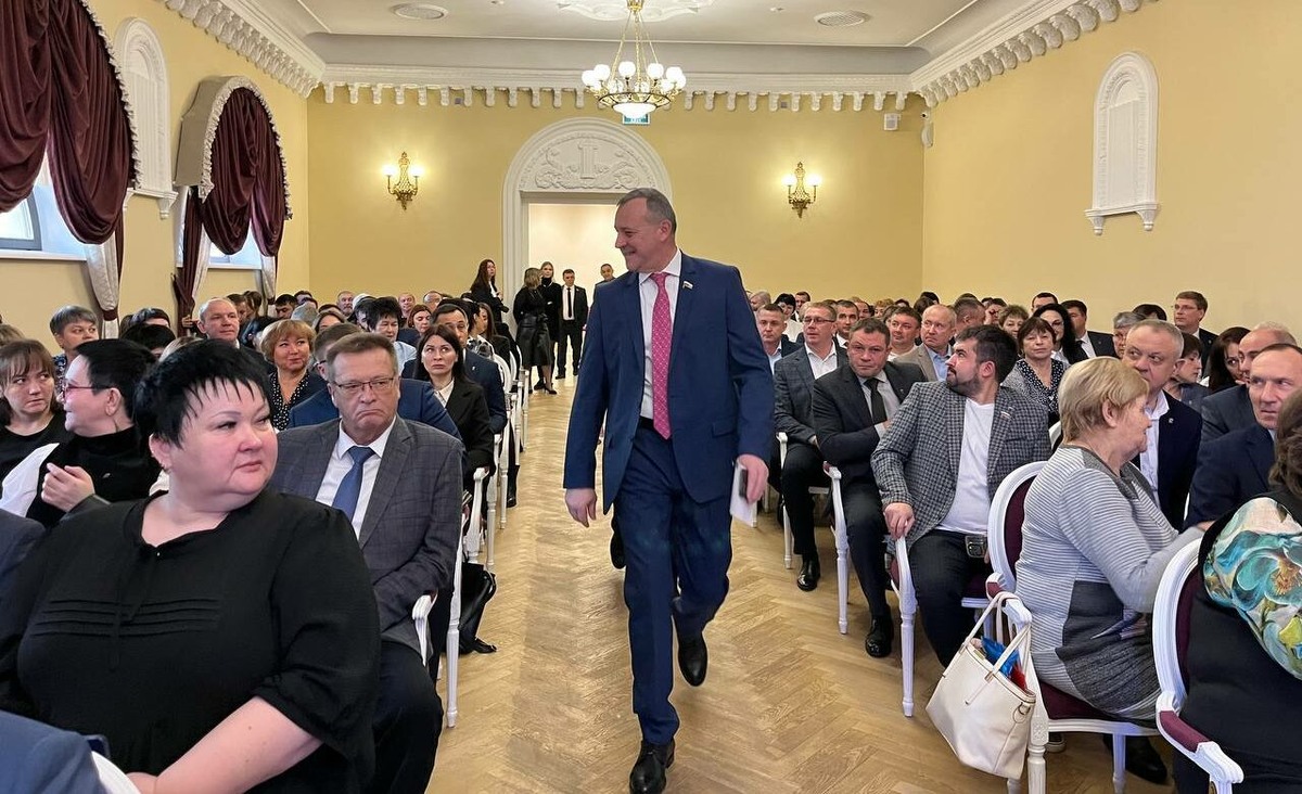    Площадка для обсуждения инициатив. В Оренбуржье создан Совет первичных отделений «Единой России» Марина Шарт