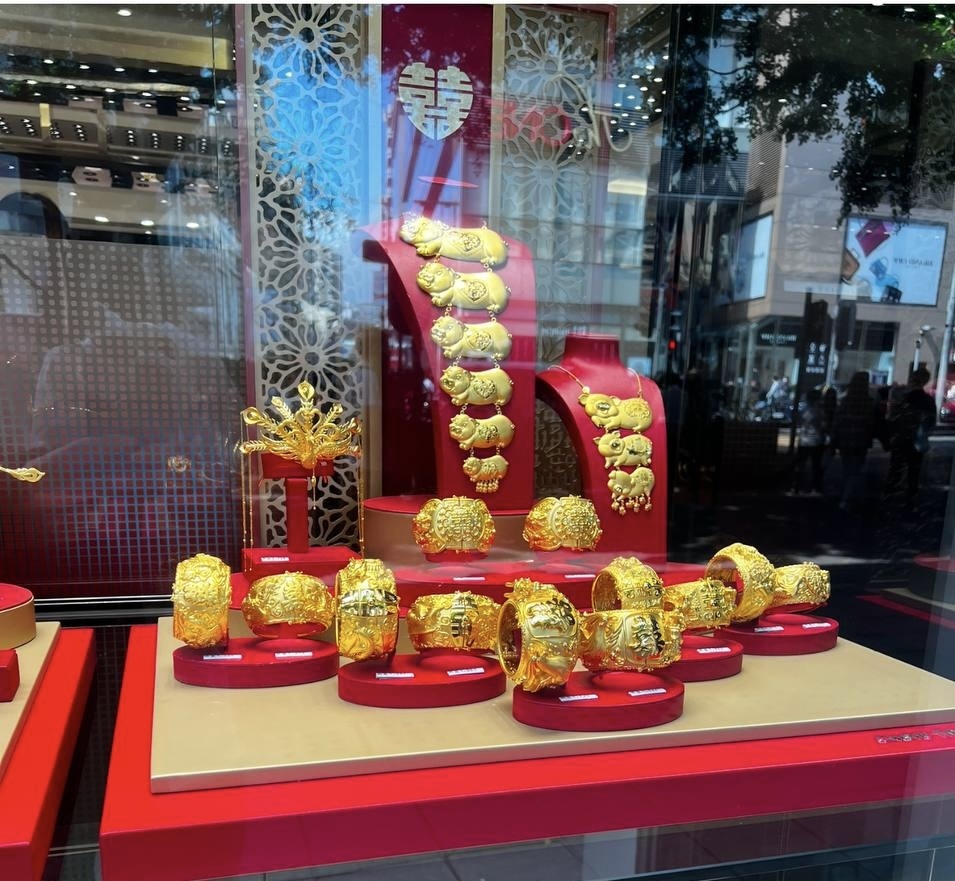 Фото витрины ювелирного магазина из открытых источников