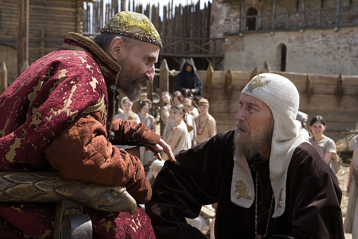 Кадр из фильма "Царь" (2009)