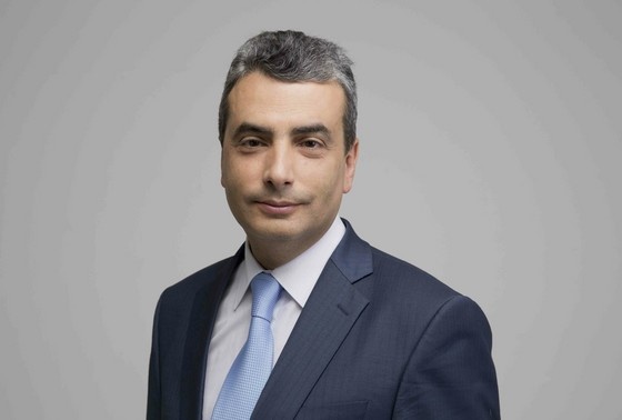    Лев Шлосберг