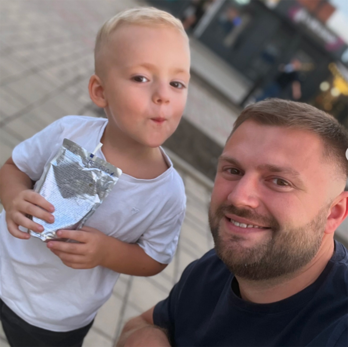 Виктор Литвинов и его сын Елисей. Фото: соцсети Виктора Литвинова