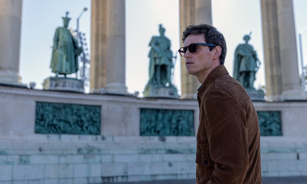    Сериал «День Шакала» с Эдди Редмэйном продлили на второй сезон (фото 1)