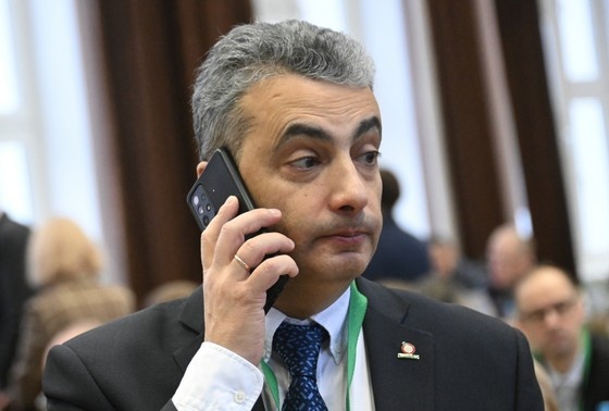    Лев Шлосберг