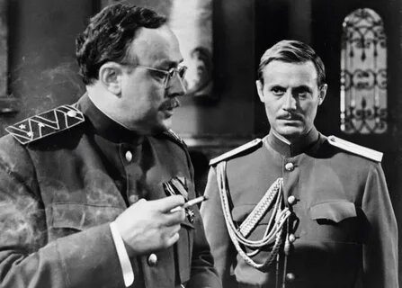 Вячеслав Стржельчик (генерал Ковалевский) и Юрий Соломин (капитан Кольцов). Кадр из фильма