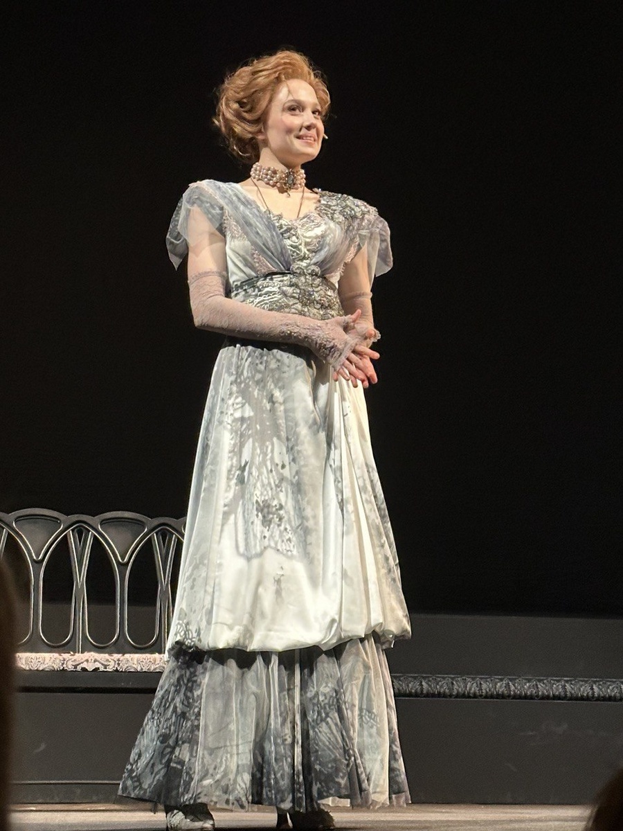 Маргарет, леди Уиндермир (Евгения Леонова).  Фото автора.