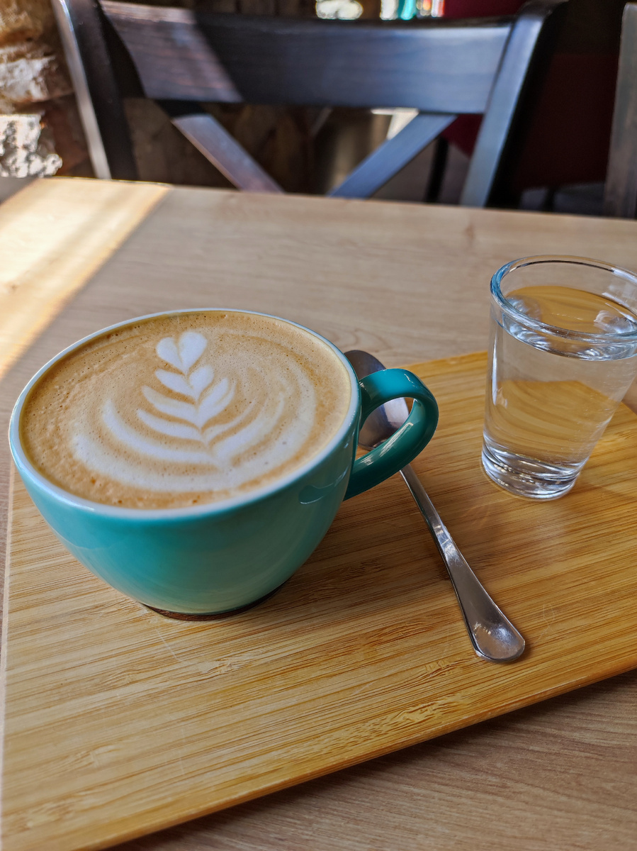 фото моей подписчицы и теперь Алены, с которой встречались в кафе. Вот это кофе как раз 69 крон стоило. 70 если округлить