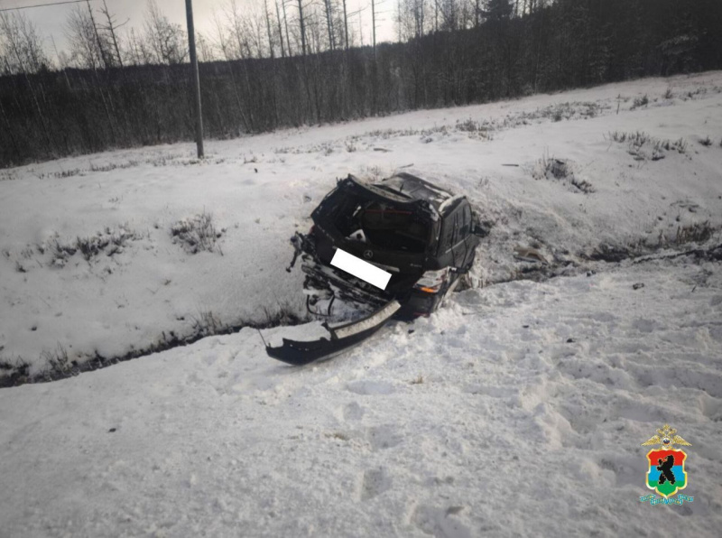    Фура столкнулась с внедорожником на скользкой трассе в КарелииМВД Карелии