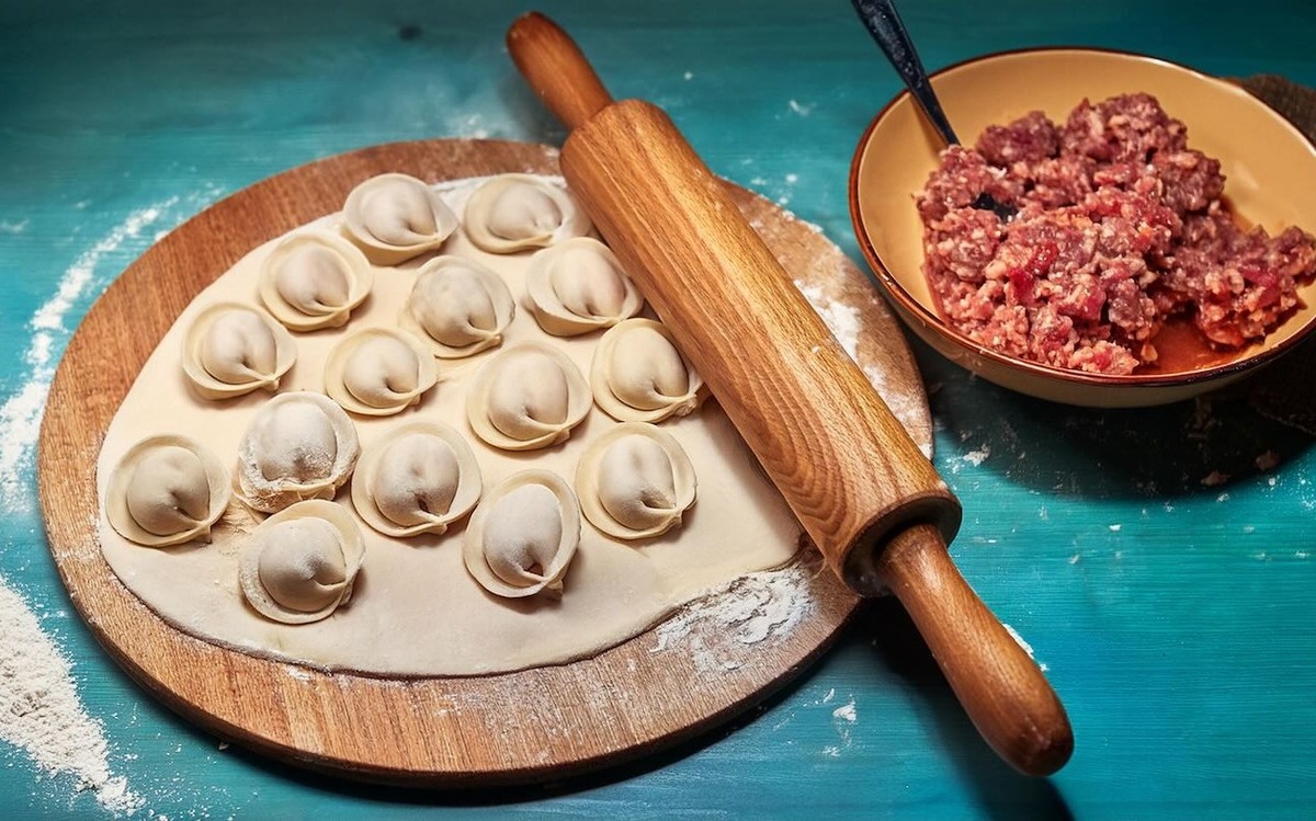 Тесто для пельменей будет как шелк: этот способ сделает оболочку тонкой и прочной одновременно / Фото: Pogovorim.by