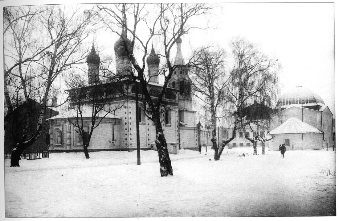 Церкви Всех Святых (на переднем плане) и Жён Мироносиц (справа) в начале 1930 годов.