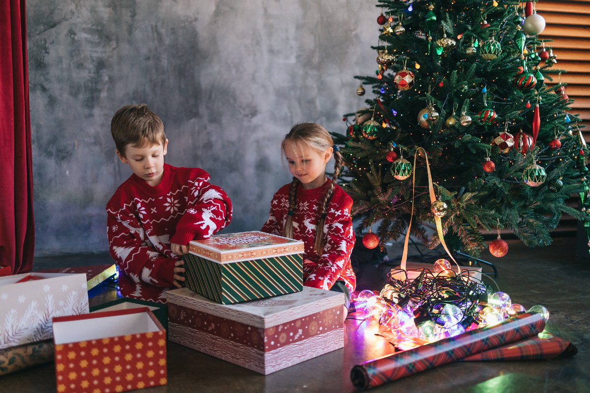 Пусть малыш сам диктует текст, а вы записывайте за ним на бумаге