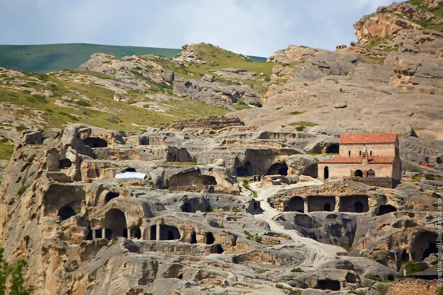 Грузинский пещерный город-монастырь, где была коронована царица Тамара