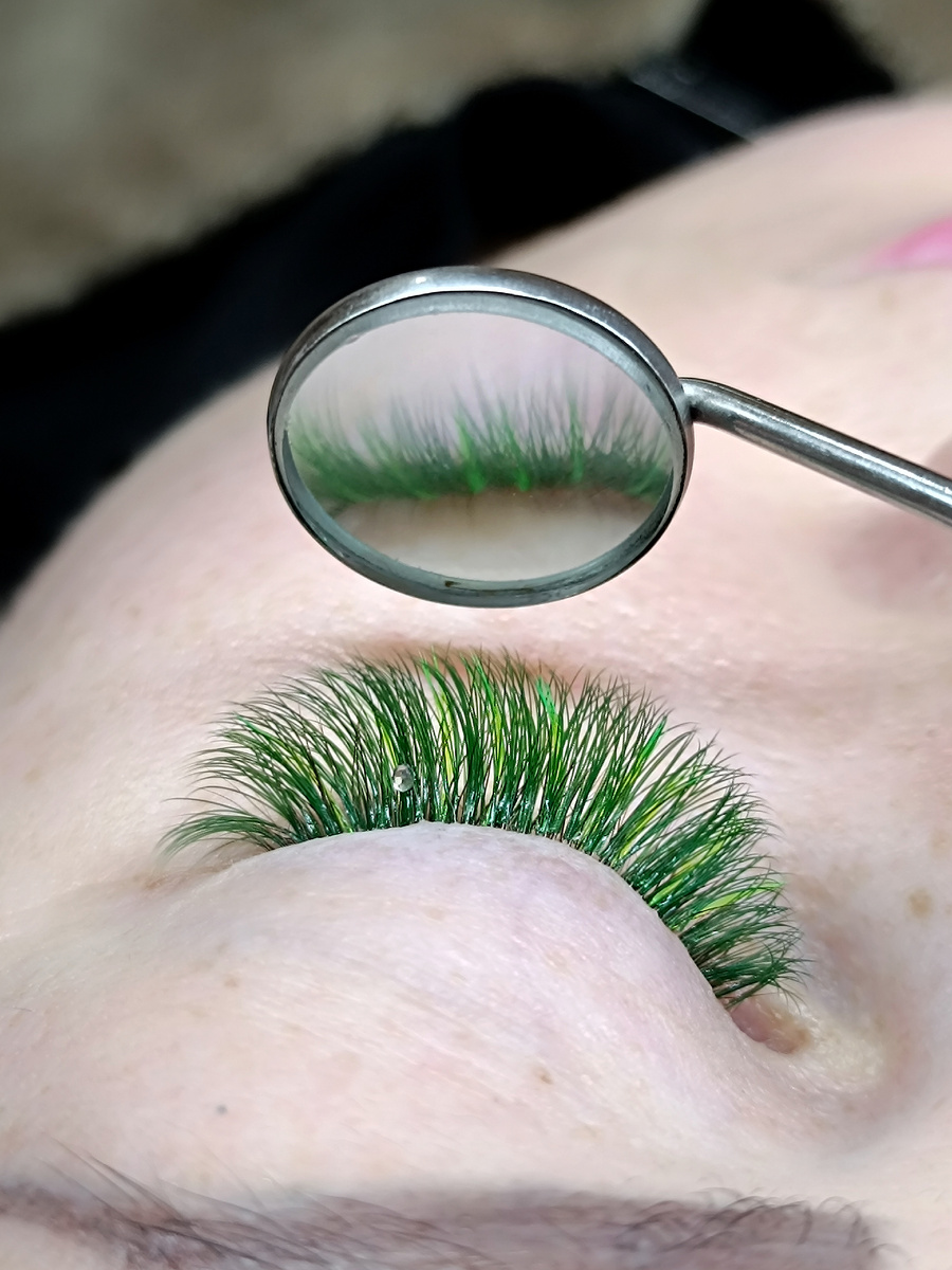 Кто нашёл стразик, тот подписывается на канал.