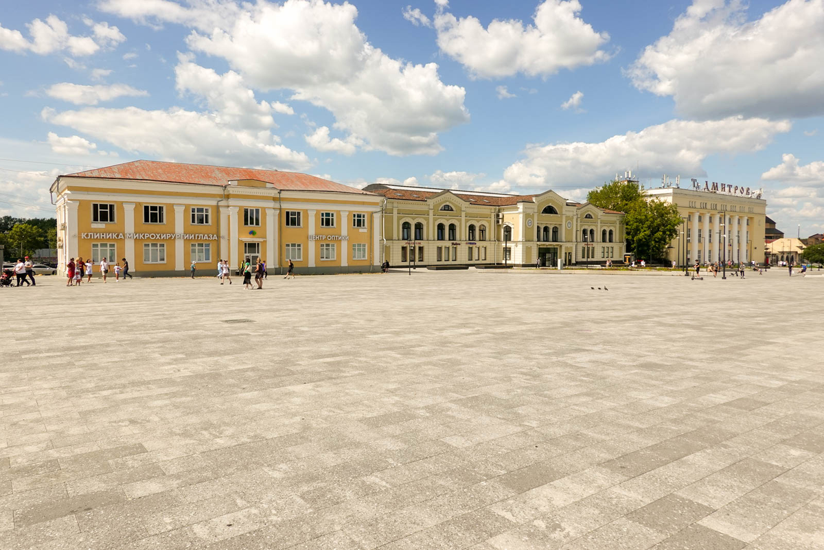 Советская площадь в Дмитрове. Все фотографии в статье мои.