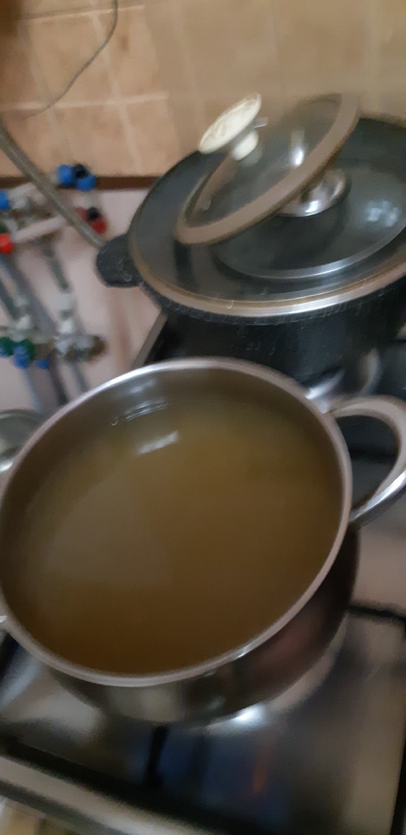 Крепкий мясной бульон