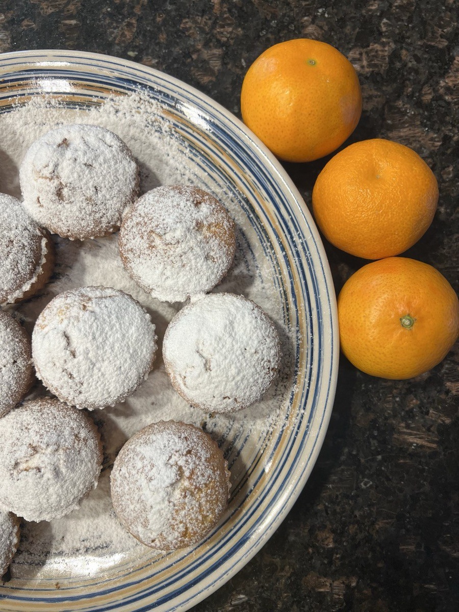 * Припорошите маффины сахарной пудрой