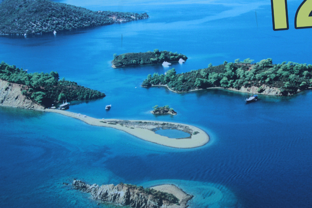 Это реклама! Тут море... Фотошопа