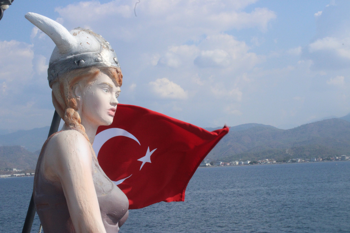 Дама-викинг стопудово не турчанка