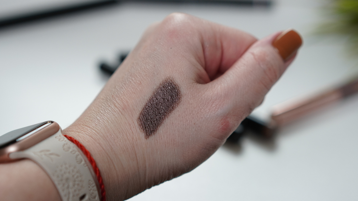 Карандаш от Deborah Milano 24ore Color Power в 05 оттенке 