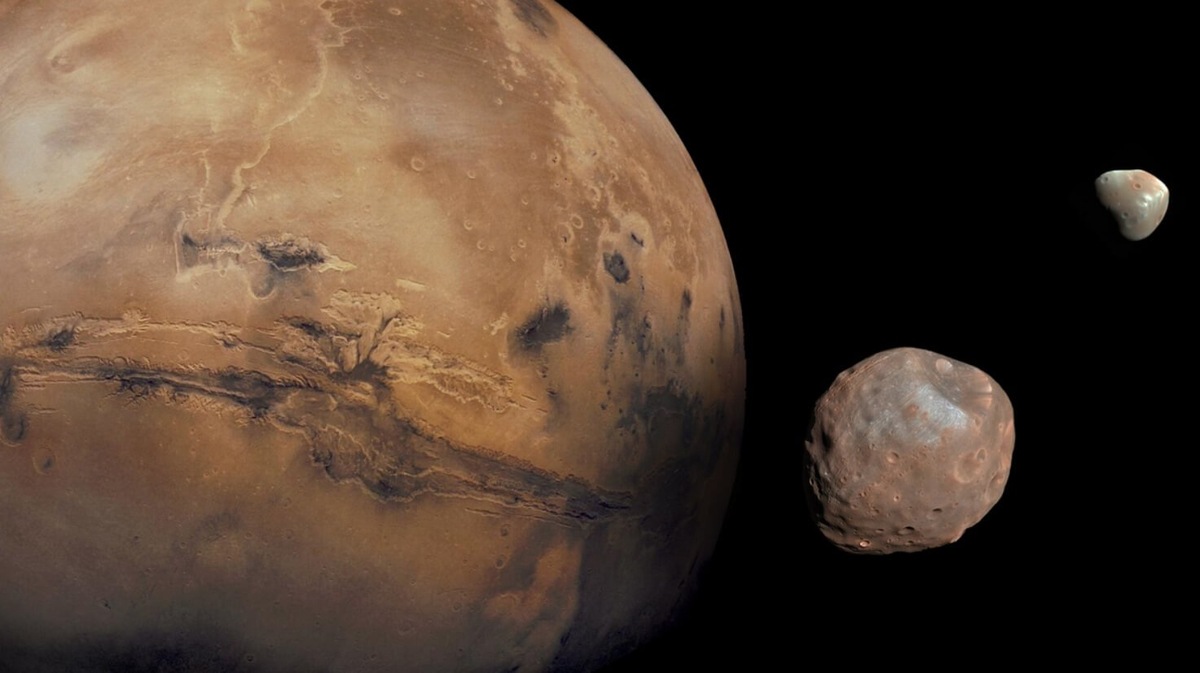    У Марса есть два спутника, которые вызывают у ученых много вопросов. Источник изображения: habr.com