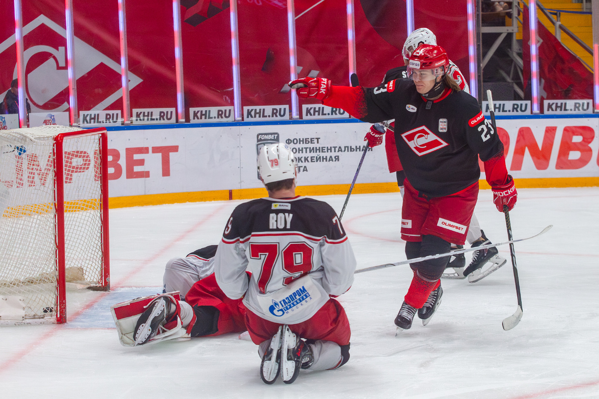 Красно-Белая Волна. Фото: Денис Мжельский/Текст: Анар Каханова