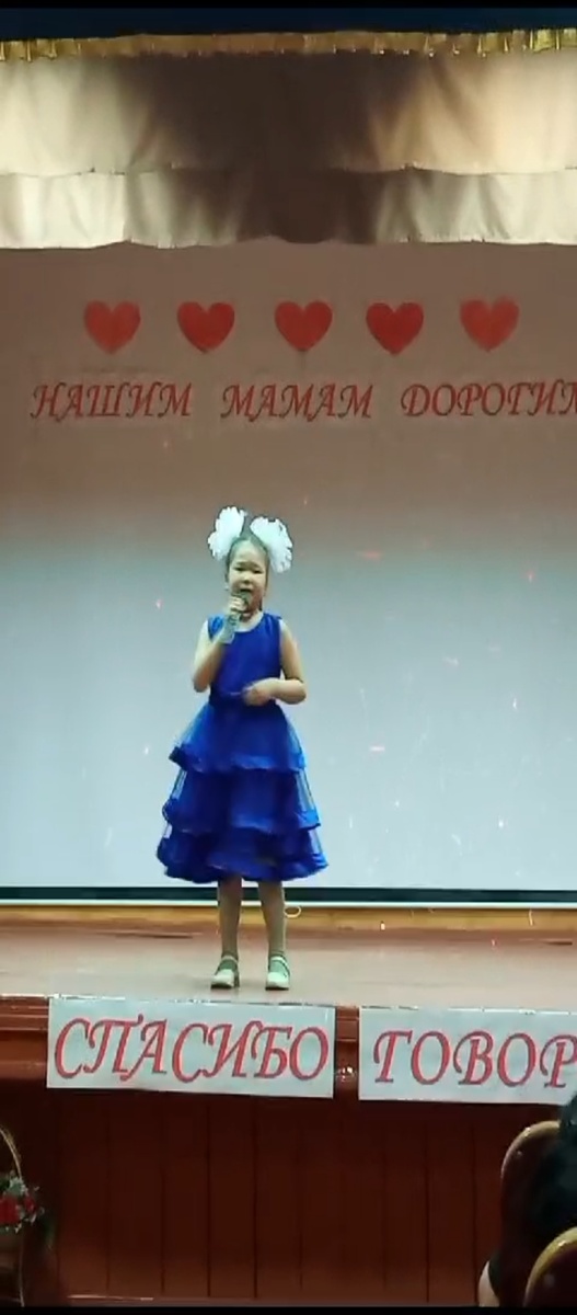 Наша маленькая певица. 