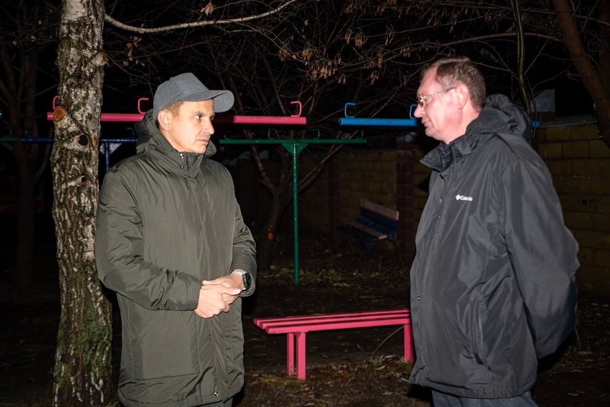    Мэр Курска и министр ЖКХ и ТЭК выехали на место аварии на проспект Победы