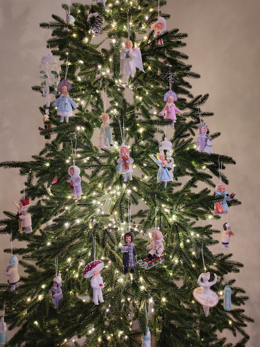 Ёлка мечты с ватными игрушками 