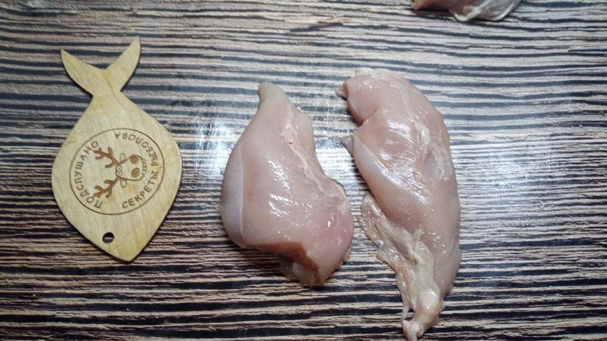 Грудку отделил. Липкая