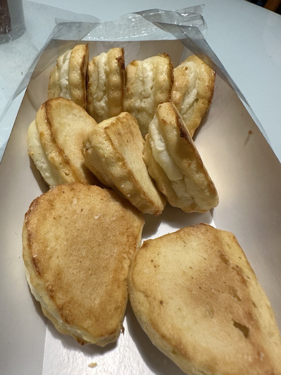 Чем не губы? Чем не сочник?