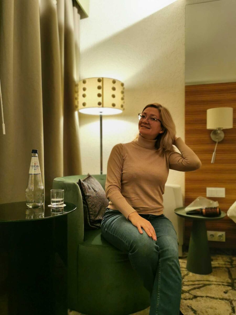 В отеле Mеrcure удобно останавливаться, если у тебя ранний вылет -до аэропорта идти 5 минут.