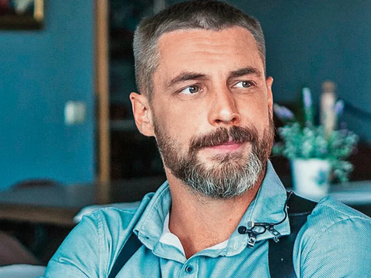 Актер Антон Батырев 