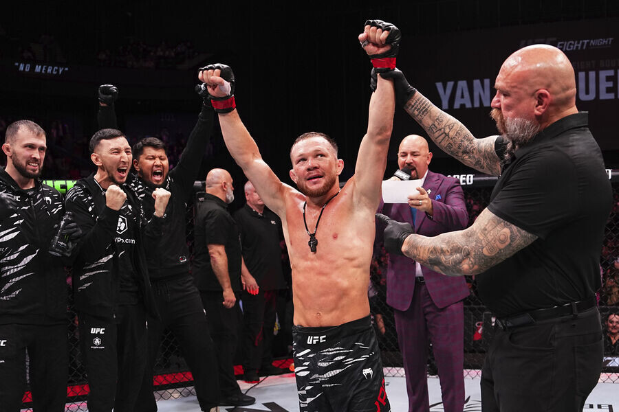 Петр Ян выходит на серию побед!