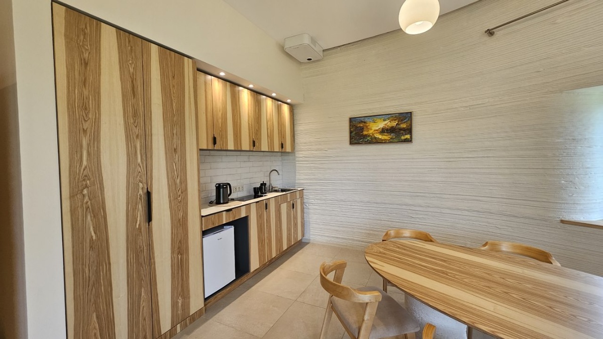 Фактура стен не менее важна, чем оттенок, особенно для кинестетиков. Фото: Мир Квартир