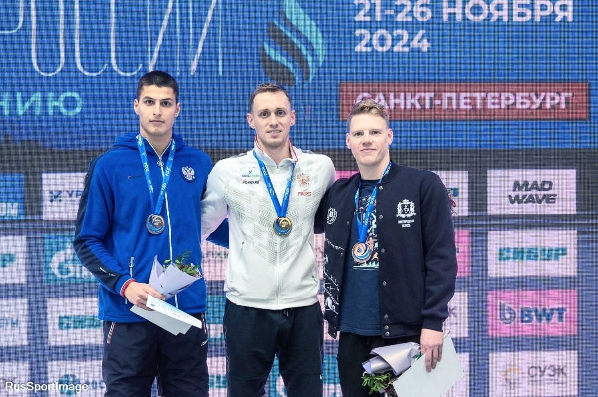    Михаил Доринов (на снимке справа) боролся за золото до последнего касания бортика