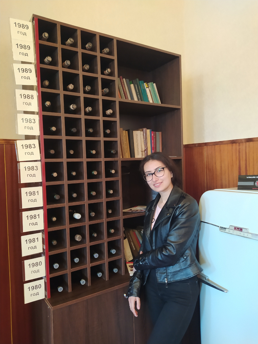 Экскурсия по винодельне Vinuri de Comrat