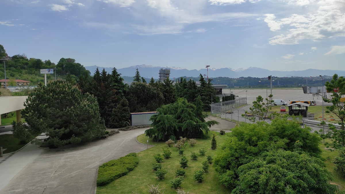 Из аэропорта в Адлере будут с грустью наблюдать за посадкой самолетов в Сухуме. Фото: Кирилл Полиенко/Polienko: путешествуем вдвоём