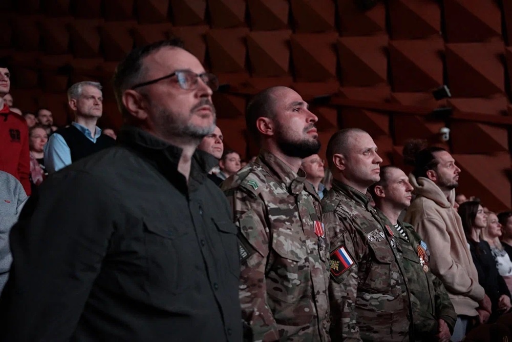 На показе фильма, Максим Фадеев и, видимо, бойцы батальона "Сомали", оставшиеся в живых /.rg.ru