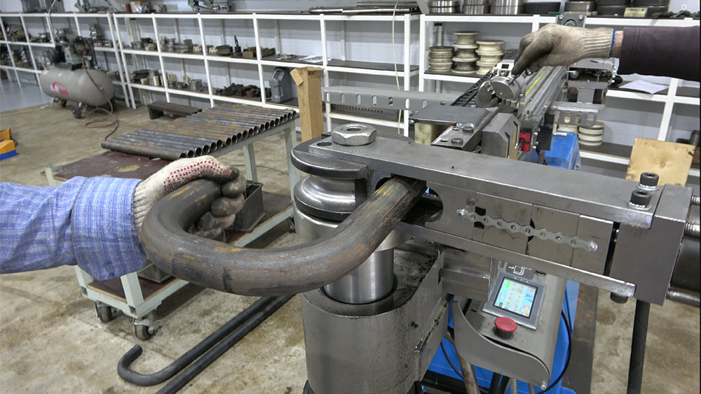 Трубогиб для стальной трубы