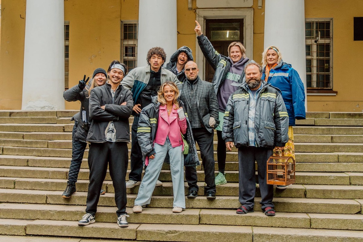 Съёмочная группа сериала «Кто быстрее?».Фото Яндекс.Картинки