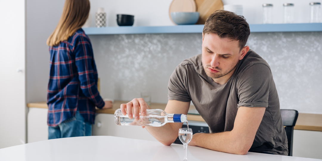 Стоит ли жить с алкоголиком: важные вопросы и решения