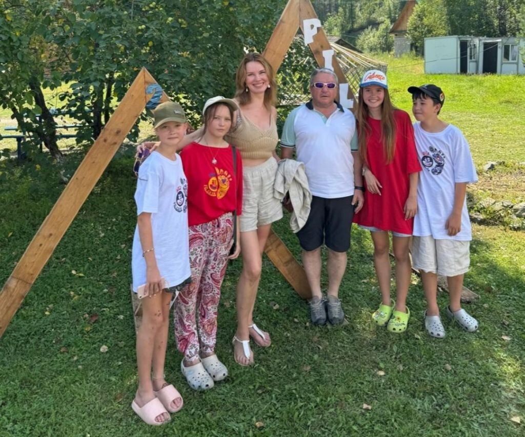     Семья Эпанаевых. .предоставлено "БР"