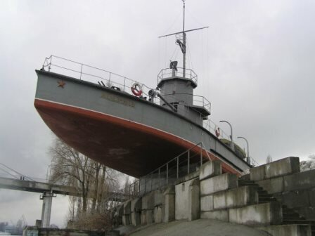 1934, 24 ноября: Заложен речной монитор «Железняков».