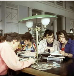 Днепропетровск. Читальный зал библиотеки