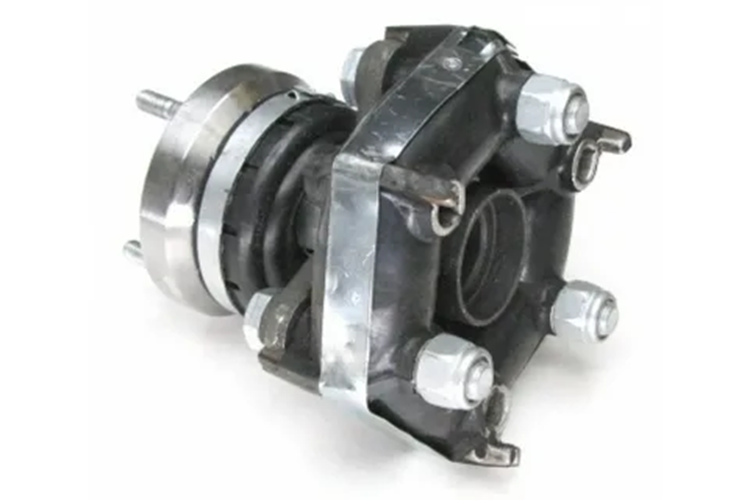 Ленту до крепления фланца эластичной муфты не снимать