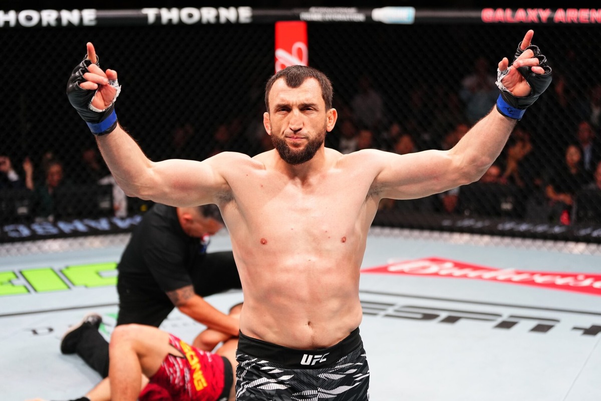 Муслим Салихов исполнил как надо поразив зрительный зал.  фото: картинки яндекса.